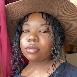 Meet your Posher, Chandrea